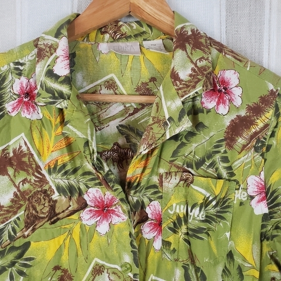 Vintage Boxy Fit Hawaiian‎ Print Button Down Shirt Size Medium Petite - Picture 2 of 8